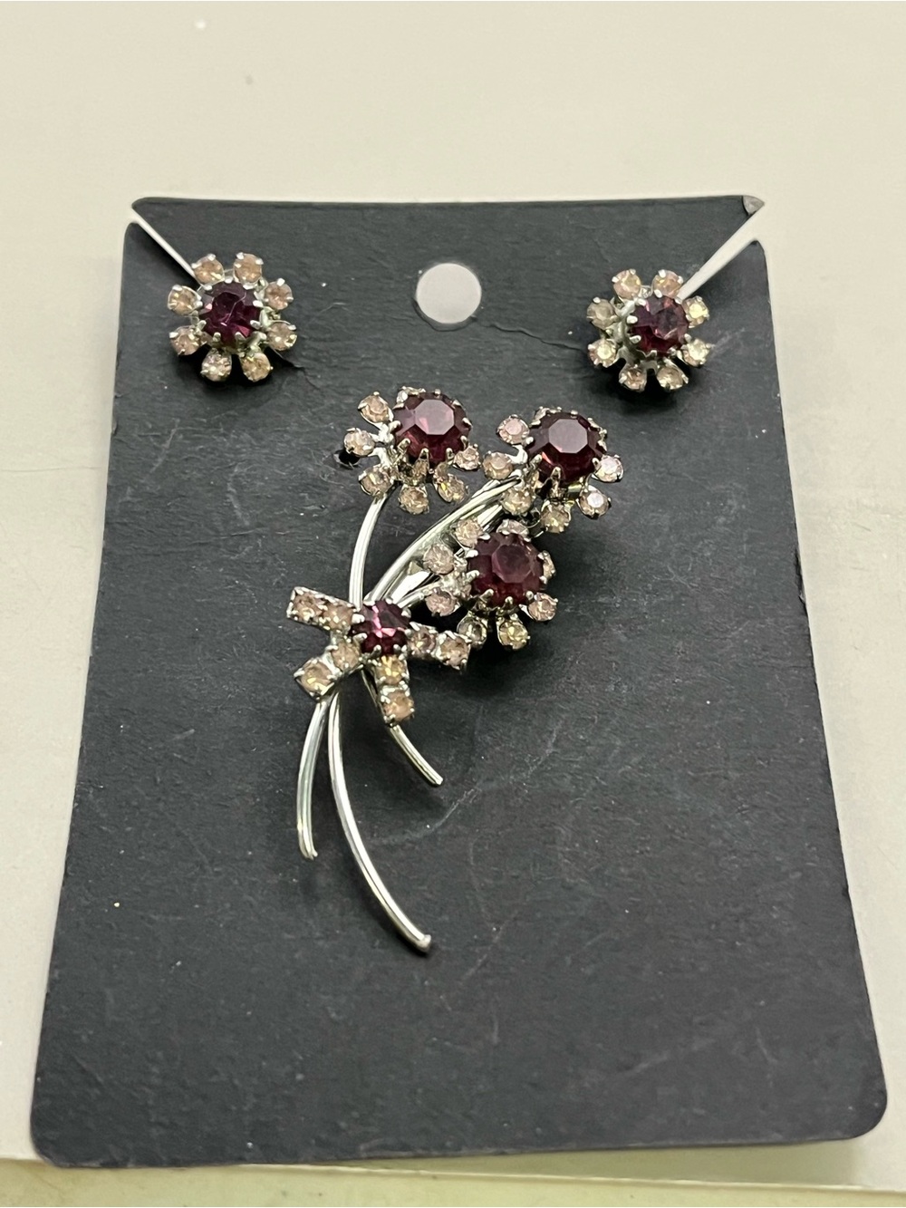Vintage 1950s Floral Brooch & Earrings Set Purple Amethyst Rhinestone - Picture 7 of 7